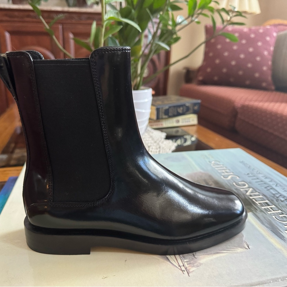 Brand new Everlane boots